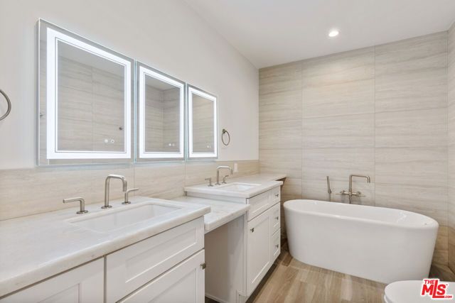 9249 Burton Way 404, Beverly Hills, CA 90210