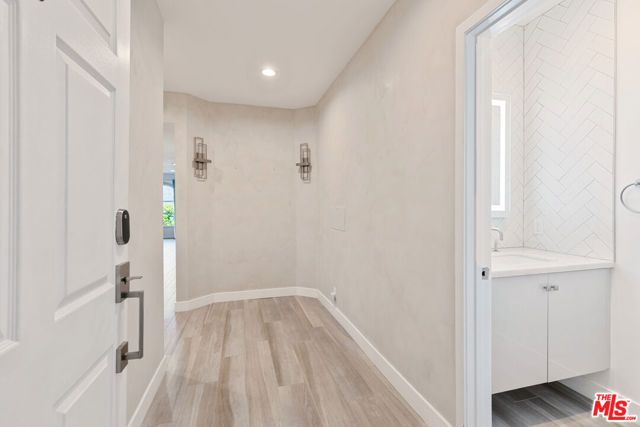 9249 Burton Way 404, Beverly Hills, CA 90210