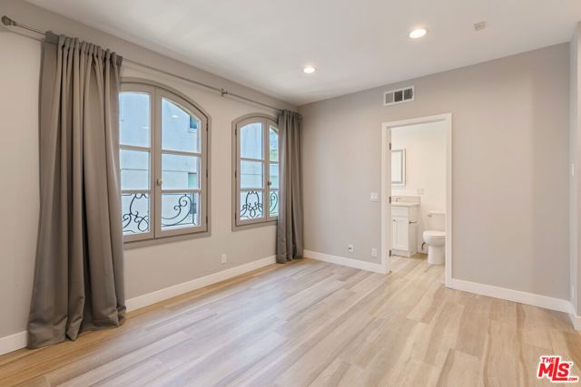9249 Burton Way 404, Beverly Hills, CA 90210