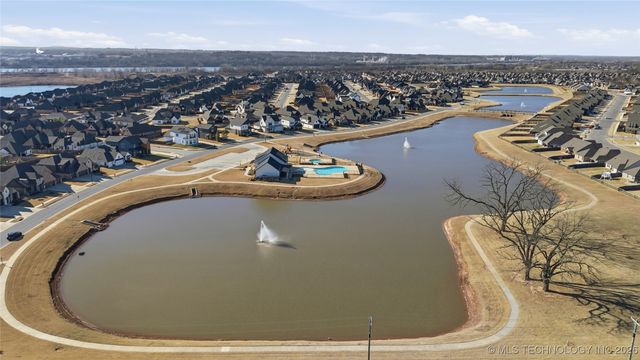 6418 E 127th Street S, Bixby, OK 74008