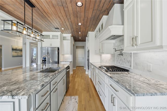 6418 E 127th Street S, Bixby, OK 74008