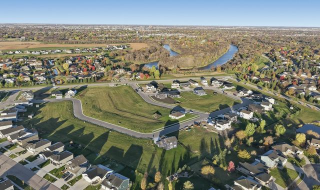 4704 Hampton Loop S, Moorhead, MN 56560