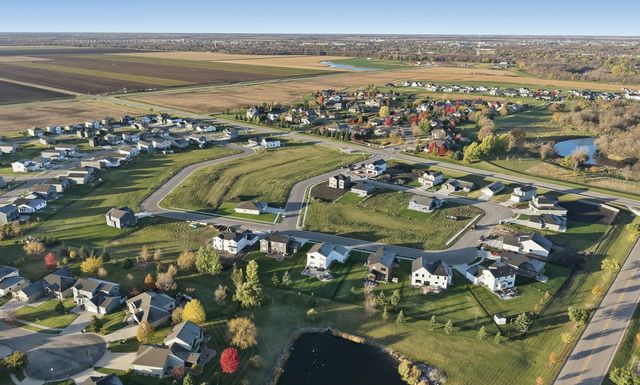 4704 Hampton Loop S, Moorhead, MN 56560