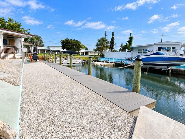 6905 W BAYOU LANE, Bradenton, FL 34207