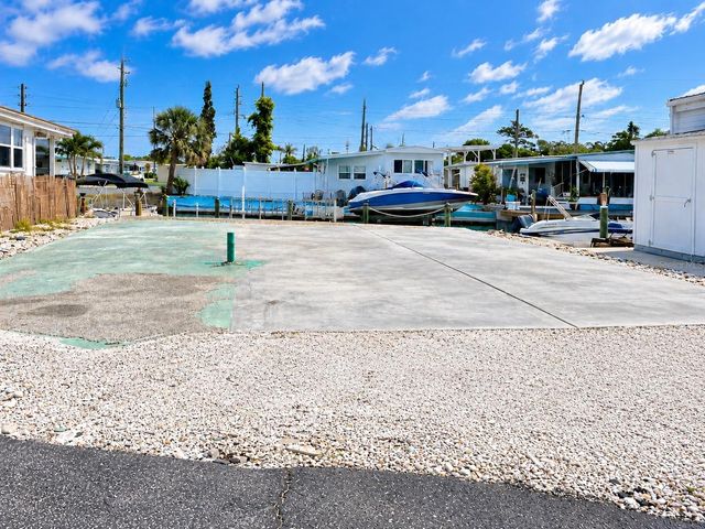 6905 W BAYOU LANE, Bradenton, FL 34207