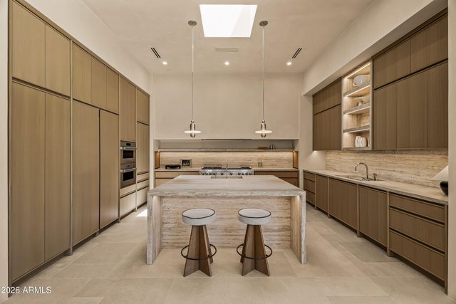 4510 E MADEROS DEL CUENTA Drive, Paradise Valley, AZ 85253