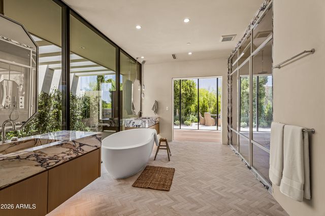 4510 E MADEROS DEL CUENTA Drive, Paradise Valley, AZ 85253