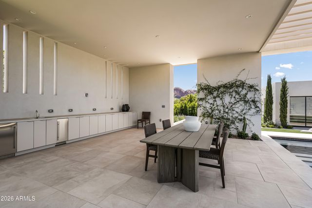 4510 E MADEROS DEL CUENTA Drive, Paradise Valley, AZ 85253