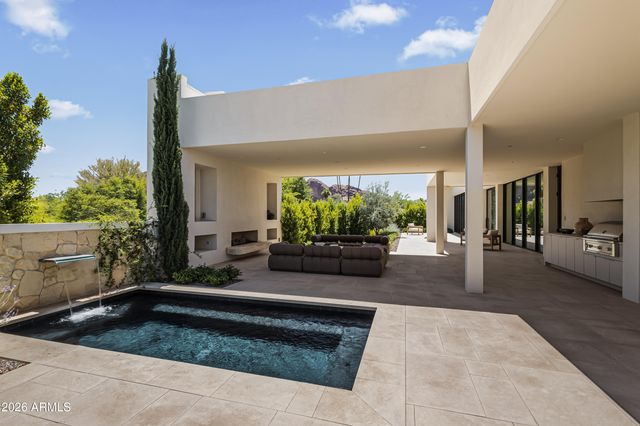 4510 E MADEROS DEL CUENTA Drive, Paradise Valley, AZ 85253