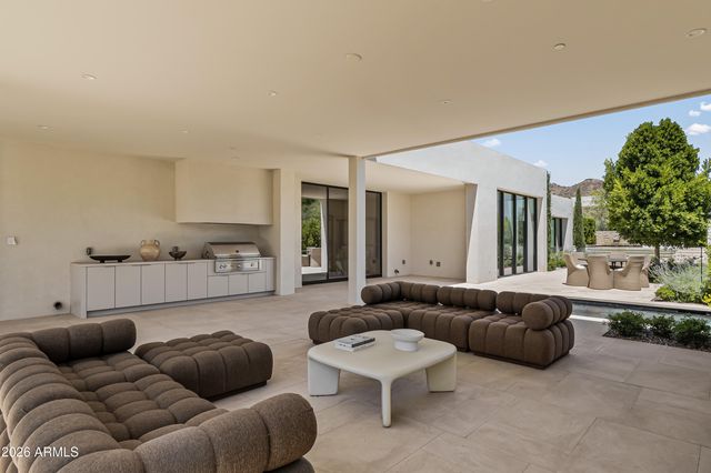 4510 E MADEROS DEL CUENTA Drive, Paradise Valley, AZ 85253