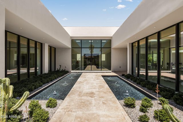 4510 E MADEROS DEL CUENTA Drive, Paradise Valley, AZ 85253