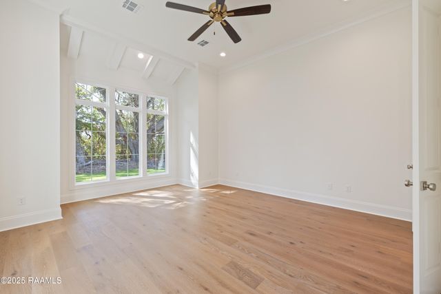 111 Leaning Oak Drive, Lafayette, LA 70508