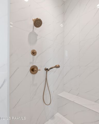 111 Leaning Oak Drive, Lafayette, LA 70508