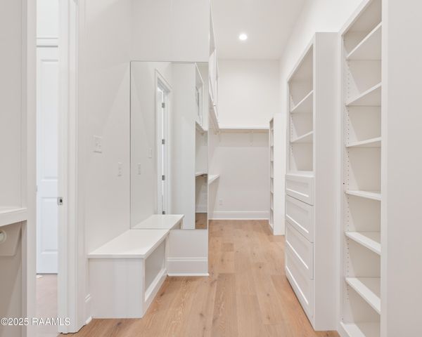 111 Leaning Oak Drive, Lafayette, LA 70508