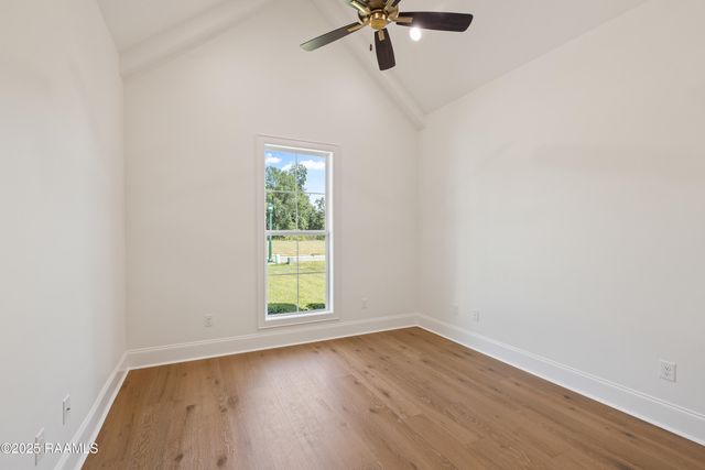 111 Leaning Oak Drive, Lafayette, LA 70508