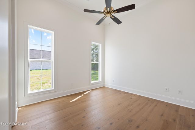 111 Leaning Oak Drive, Lafayette, LA 70508