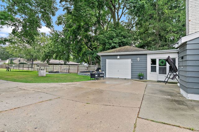 2008 Eastmoreland Avenue, Rockford, IL 61108