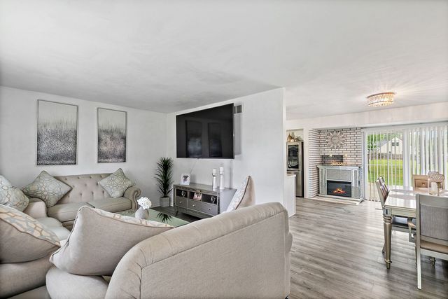 2008 Eastmoreland Avenue, Rockford, IL 61108