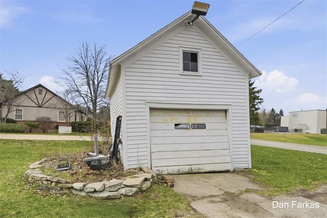 88 W Muskegon Street, Cedar Springs, MI 49319