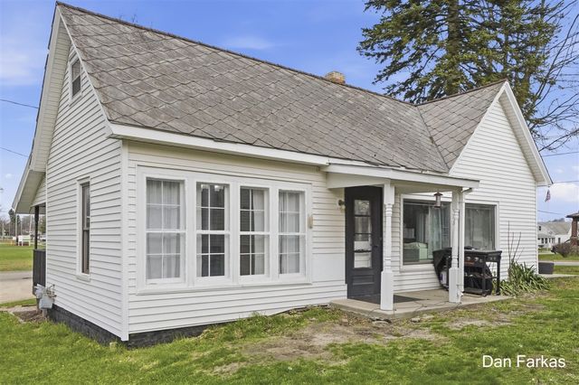 88 W Muskegon Street, Cedar Springs, MI 49319