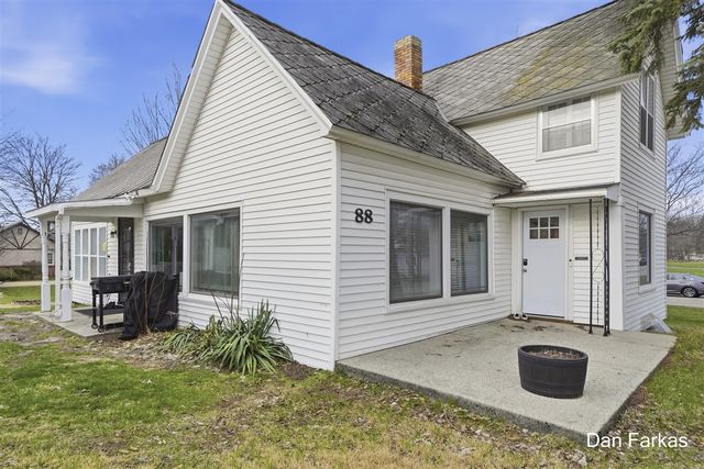 88 W Muskegon Street, Cedar Springs, MI 49319