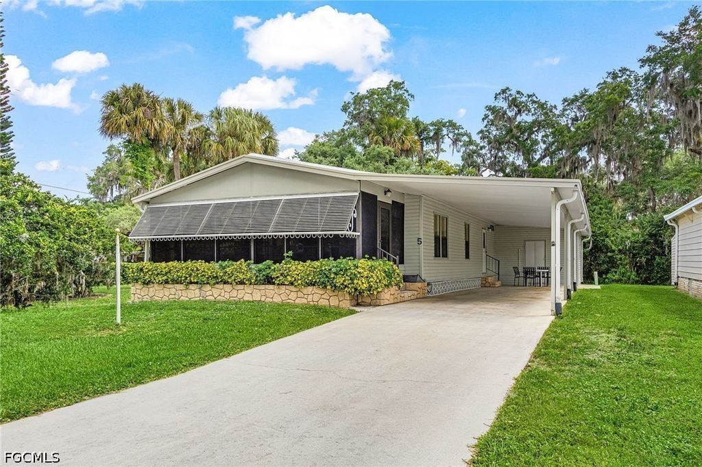5 Erica ST, Alva, FL 33920