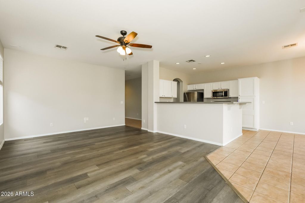 10 E MILL REEF Drive, San Tan Valley, AZ 85143 — photo 4