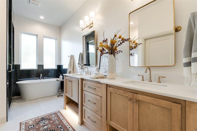 6225 Wild Blue Yonder Way, Edmond, OK 73034