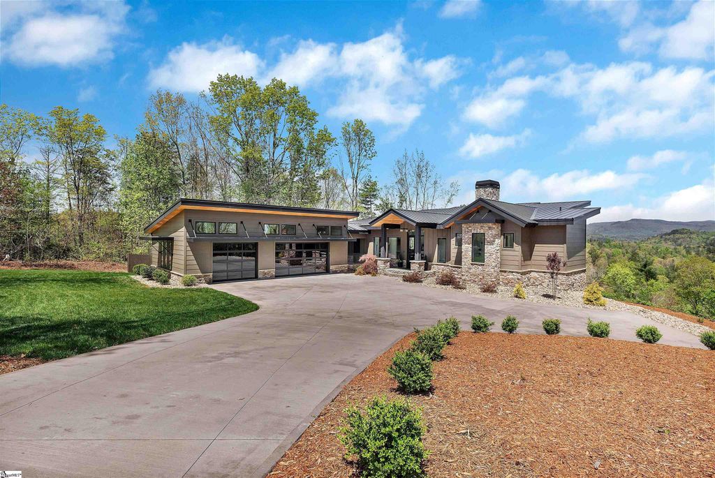Image 1 of property listing at 231 Keowee Turtlehead Road, Salem, SC 29676
