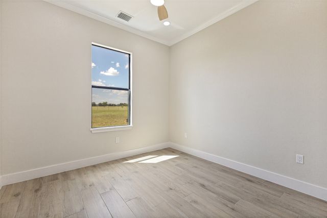 3150 Crisp Road, Ennis, TX 75119