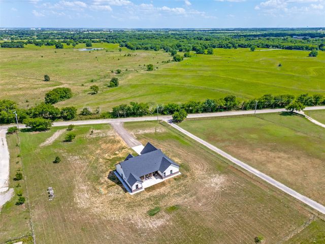3150 Crisp Road, Ennis, TX 75119