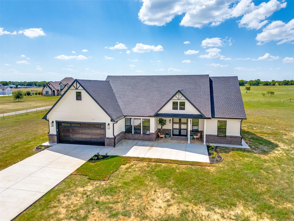 3150 Crisp Road, Ennis, TX 75119