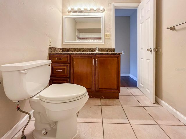 2137 ROSELAWN STREET B, Sarasota, FL 34231