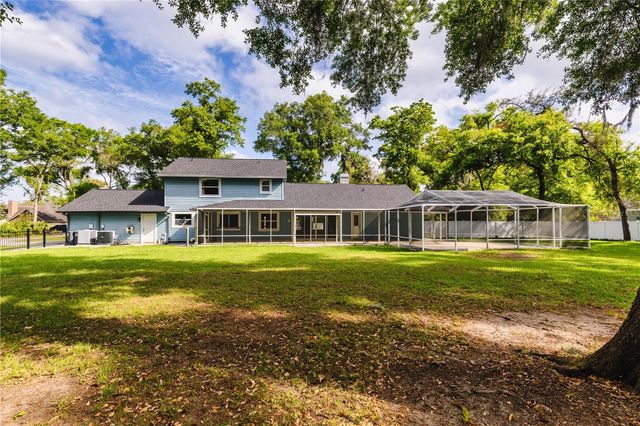 2119 SHADY OAKS DRIVE, Valrico, FL 33594