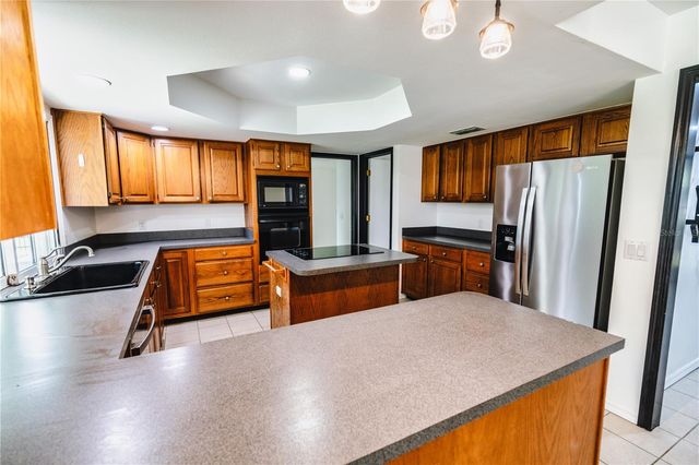 2119 SHADY OAKS DRIVE, Valrico, FL 33594