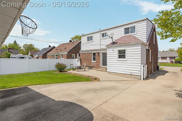 13527 Phelps Street, Southgate, MI 48195