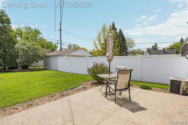 13527 Phelps Street, Southgate, MI 48195