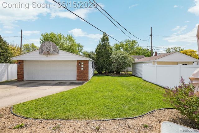13527 Phelps Street, Southgate, MI 48195