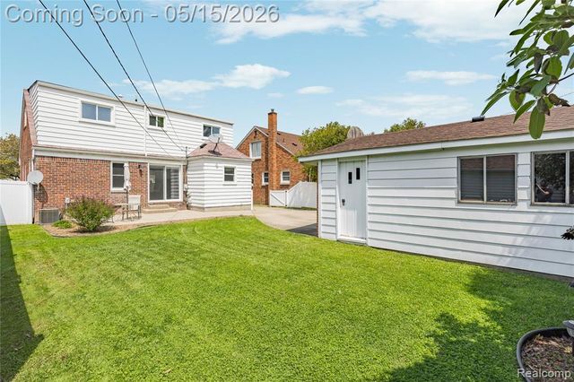 13527 Phelps Street, Southgate, MI 48195