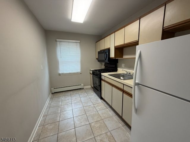 54 Knox Ter 1B, Wayne Twp., NJ 07470