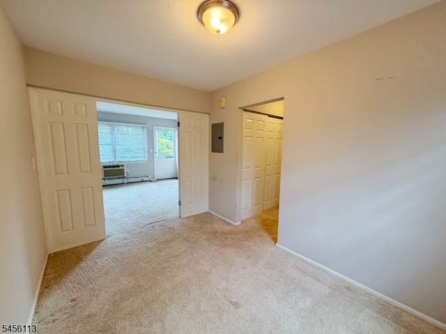 54 Knox Ter 1B, Wayne Twp., NJ 07470