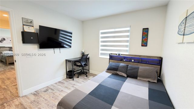 1596 Canary Island Dr, Weston, FL 33327
