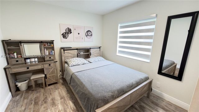 1596 Canary Island Dr, Weston, FL 33327