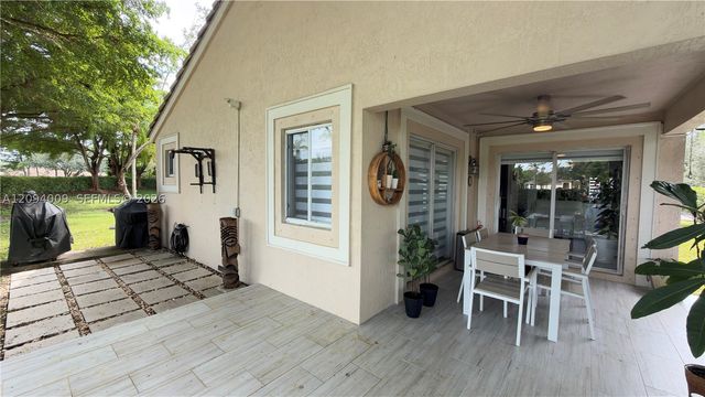 1596 Canary Island Dr, Weston, FL 33327