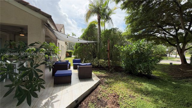 1596 Canary Island Dr, Weston, FL 33327
