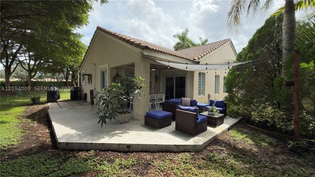 1596 Canary Island Dr, Weston, FL 33327