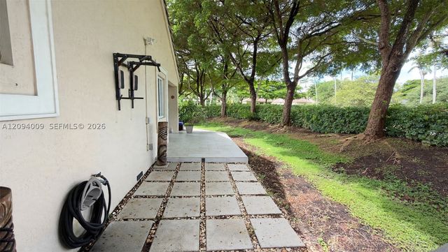 1596 Canary Island Dr, Weston, FL 33327