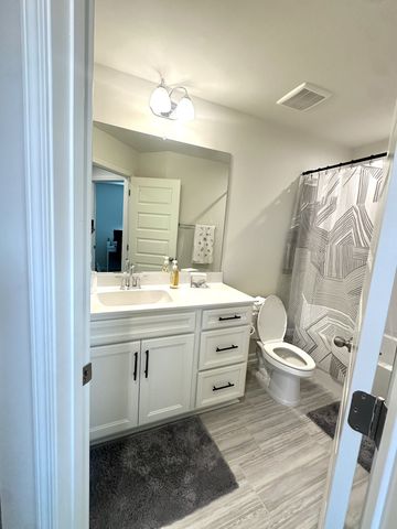5069 Dayflower Dr, Hermitage, TN 37076