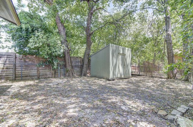 824 King Albert ST A, Austin, TX 78745
