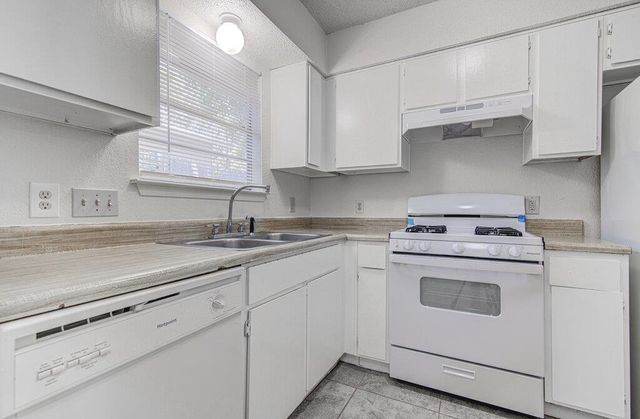 824 King Albert ST A, Austin, TX 78745